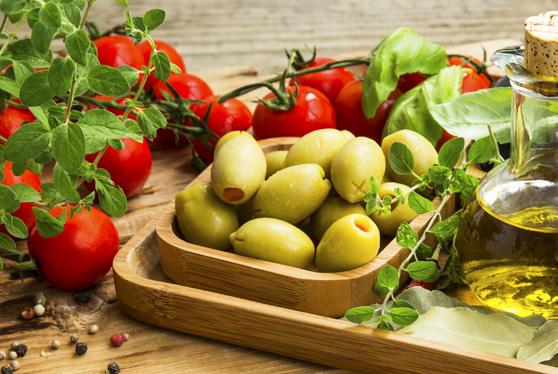 Μεσογειακές γεύσεις Falafel Μπιφτέκι Λαχανικών ψημένο Μπιφτέκι Λαχανικών πανέ Κολοκυθοκεφτέδες Τοματοκεφτέδες Arancini Ιταλίας Empanadas Ισπανίας Sticks με Φέτα Σαγανάκι με Φέτα Mediburger Φλογέρες