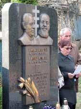 4 SPRAVODAJSTVO slovo 9 2012 slovo 9 2012 5 V Lurdoch sa zišli predstavení reholí na plenárnom zasadnutí Únie členských konferencií vyšších predstavených z Európy UCESM (UCE- SM).