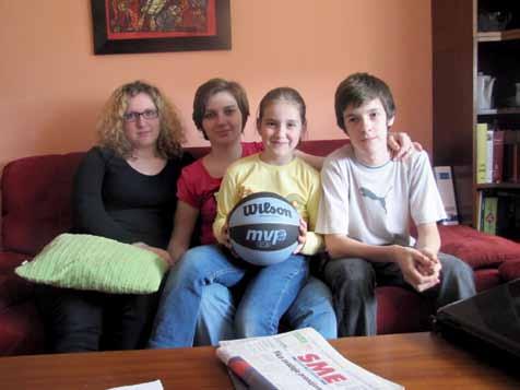 Pred ďalším stretnutím vo Valencii sa nám dostala do rúk brožúrka o katechézach pred svetovým stretnutím so Svätým Otcom.