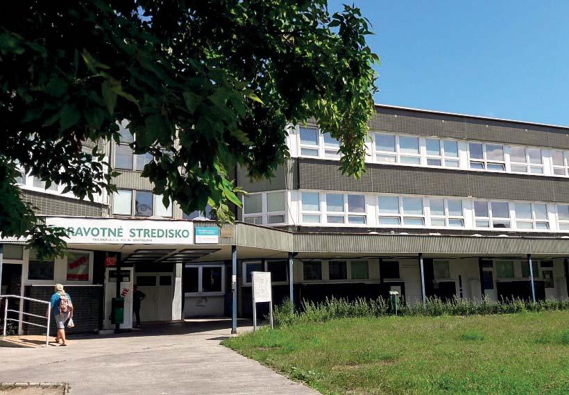 ulica stala kvôli množstvu vody dokonca úplne neprejazdnou. Obaja developeri budujúci obytné súbory v danej oblasti Lucron Development, a.s. (Malé Krasňany) aj Grunt, a.s. (Slanec) boli požiadaní zmonitorovať celú kanalizačnú odvodňovaciu sústavu, ktorá sa nachádza na úpätí nad novými obytnými domami a ktorá dlhé roky nie je nikým obhospodarovaná a riešená.