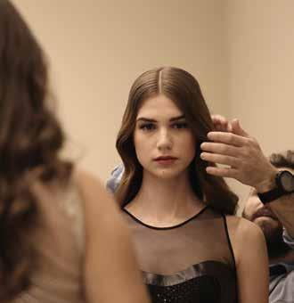 Oι καθηγήτριες hairstyling του τομέα είχαν την επιμέλεια και την καθοδήγηση των σπουδαστών καθ όλη τη διάρκεια του show.