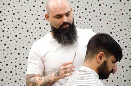 ΣΥΝΕΡΓΑΣΙΕΣ Με διάσημους barbers, όπως ο Παύλος