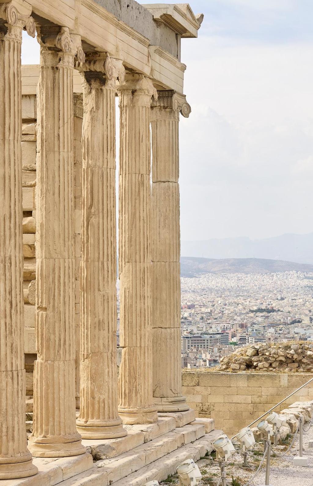 Ο τουρισμός είναι ισχυρή δύναμη στην οικονομία Ελληνικός ξενοδοχειακός κλάδος (2017) 27,2 εκ.* αφίξεις τουριστών (μη μόνιμοι κάτοικοι) 14,6 δισ.