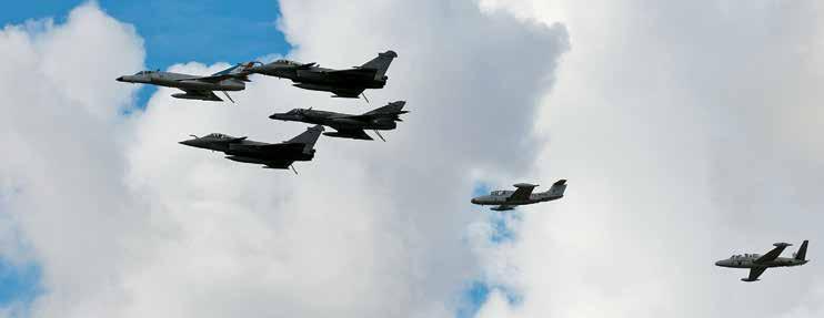ΣΤΡΑΤΙΩΤΙΚΗ ΑΕΡΟΠΟΡΙΑ Dassault SEM: αυλαία τέλους Το «ενδιάμεσο» -χρονικά- καμουφλάζ των Etendard εξυπηρετούσε τον κύριο ρόλο του ως αεροσκάφος ναυτικής κρούσης.