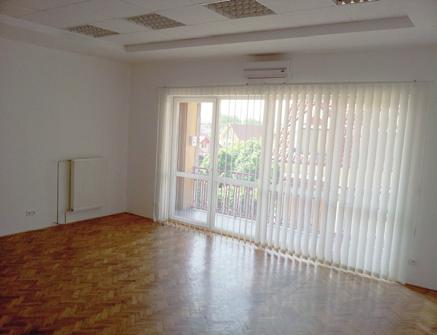 ƓŬŽůǇ Kontakt: telefón: 038/760 28 52 e-mail: info@gymbn.tsk.