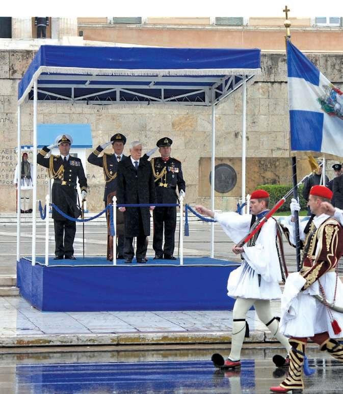 σώμα και για πόλεμο στα βουνά, στα λαγκάδια και στους κάμπους της σκλαβωμένης πατρίδας μας. Η παραδοσιακή και συμβολική αξία του τσαρουχιού είναι μεγαλύτερη της πρακτικής.