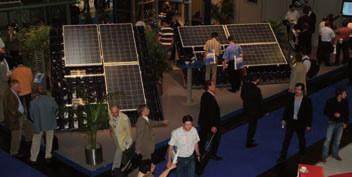 16 ELGO, september 2008 Odsev Ëetrtletja Intersolar 2008 foto: Miha Flegar 10. 16.