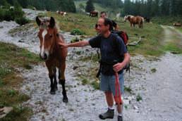 ELGO, september 2008 35 Za vsakogar nekaj Planinski pohod na VrtaËo Janez Pšenica, foto: Marko Vilfan Poletje se konëuje in zadnji Ëas je æe bil, da se odpravimo na prvo