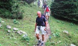 Kljub napovedanemu lepemu vremenu smo se v soboto, 3. avgusta 2008, zbrali v oblaënem in meglenem jutru pri Elektru Æirovnica.