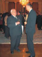 Vabilo na fotografsko razstavo V sredo, 25. februarja 2004, ob 18. uri bo v hotelu Astoria na Bledu otvoritev fotografske razstave Borisa Strmška z naslovom:»človek in gore«. Vabljeni.