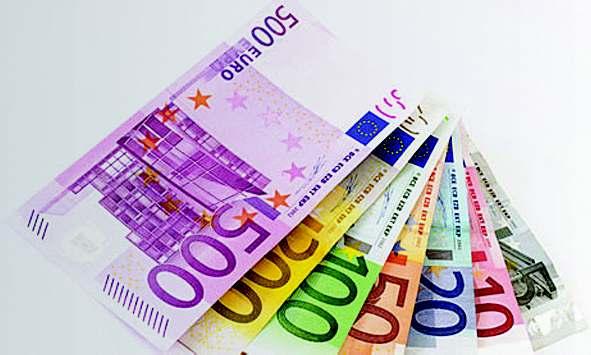 Čísla, premenná, počtové výkony s číslami 9.1.4 Dlhy Štyri kamarátky, Jana, Ema, Petra a Miriam si počítali svoje úspory. Jana má v pokladničke x eur, Ema má y eur, Petra má z eur a Miriam má w eur.