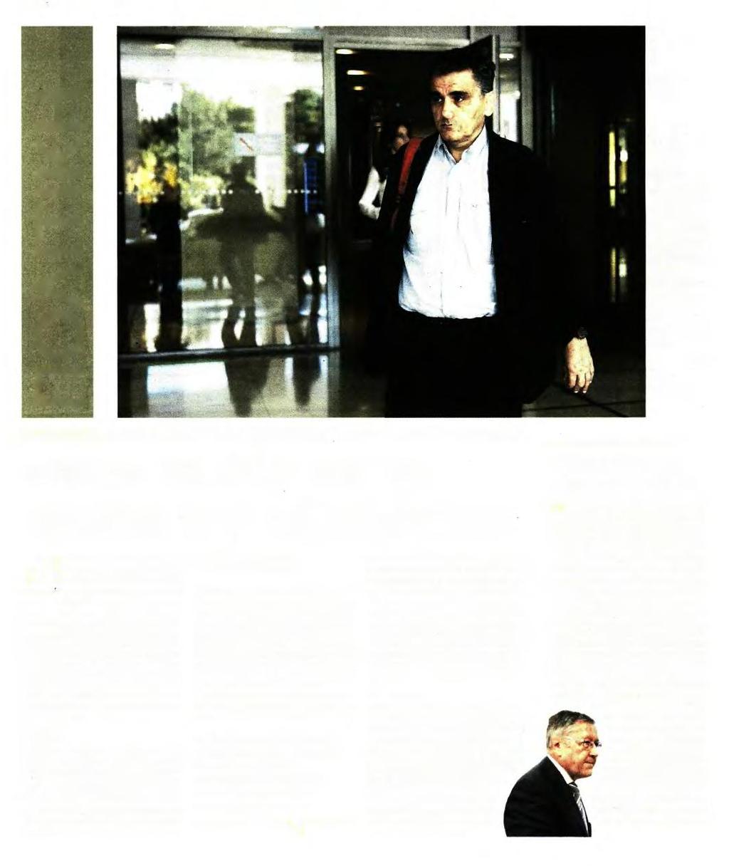 ΚΛΕΙΣΕΙ Η Γ