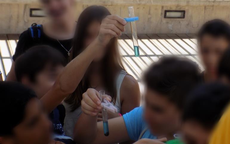 Ενημερωτικό Δελτίο MultiCO Συμμετοχή του Πανεπιστημίου Κύπρου σε νέο ερευνητικό πρόγραμμα με στόχο την ενίσχυση του ενδιαφέροντος των μαθητών για την επιστήμη και την τεχνολογία.
