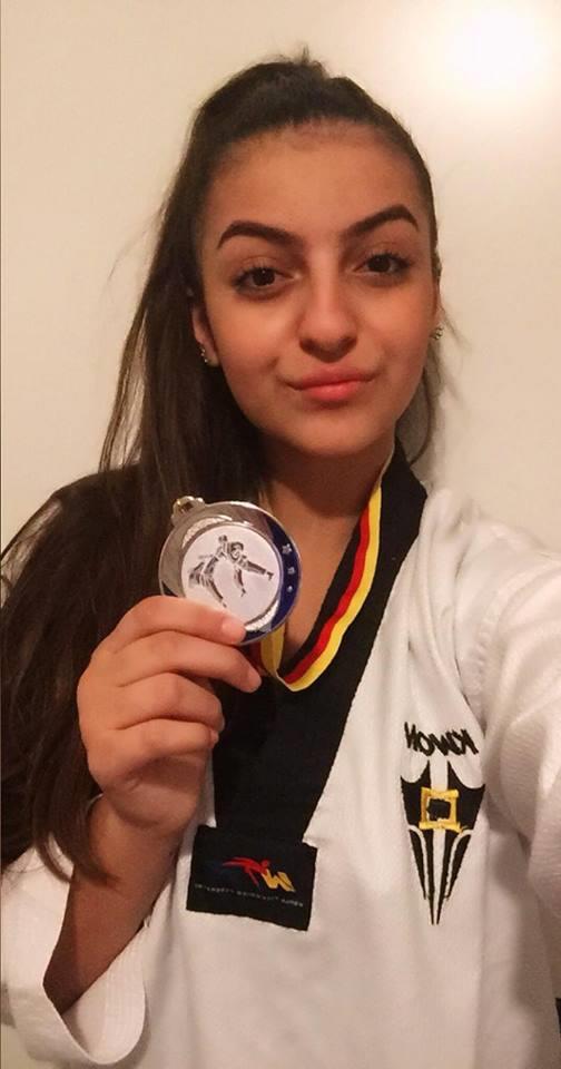 ΤΟΥΡΝΟΥΑ TAEKWONDO ΣΤΟ BIELEFELD Η μαθήτρια της Γ τάξης του Λυκείου Μονάχου, Νίτσα Δέσποινα