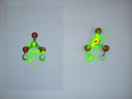 2.1.3 Heat map po nalogi 2.1.4 Ali se število fiksacij na fizični model in prikaz modela razlikuje? Descriptive Statistics (ogljikova kislina) N Minimum Maximum Mean Std.