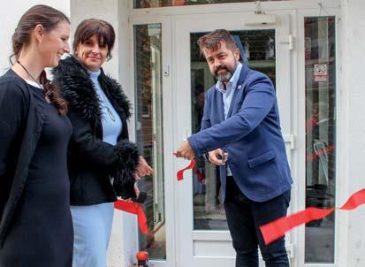 na Východnom a spoločne popriali učiteľkám, kuchárkam a všetkým detičkám príjemné dni a chvíle v tejto krásnej, ešte novotou voňajúcej materskej škole.