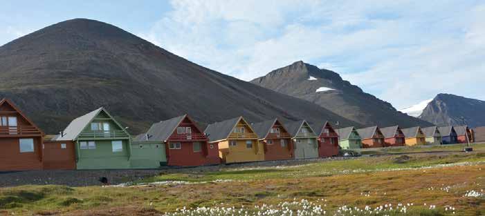 Poimenovali so ga Svalbard po legendarni domovini njihovih junakov, čeprav do danes ni odkritih nobenih sledi, da bi Vikingi kdaj prispeli na to otočje.