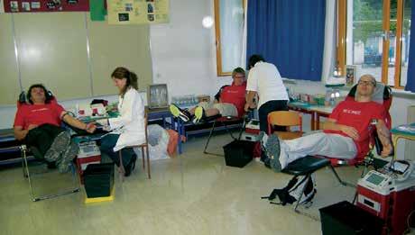 Da bi bolnikom zagotovili zadostno količino krvi, bi dnevno potrebovali 350 darovalcev, a čeprav te številke ne dosegamo, smo kljub temu samozadostni.