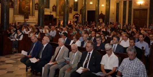 Ιωσήφ Βεζαζιάν, τον Πανοσιολογιότατο Maximo Catterin, Γραμματέα του Αποστολικού Νούντσιου, τον Σεβασμιότατο Ηγούμενο της Μονής Βενεδικτίνων του Montserrat και τους ιερείς της Αρχιεπισκοπής Καθολικών