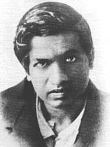 Ramanujan (1887 1920), bez vysokoškolského vzdelania, produkoval pozoruhodné príspevky k teórii čísel ako vhľad do algebraických vzorcov, nekonečných radov a reťazových zlomkov.