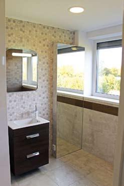 PO 17-44 STRANA - 03 47-232 TU mohla byť Vaša reklama Info: 090 719 14 Vtip: Otec kominár sedí za stolom so svojou malou dcérkou a tu sa ho ona spytuje: -