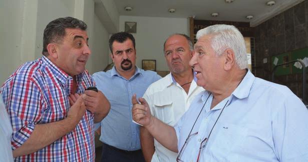 θέσεις στο Σ ήδη υπάρχουν παράπονα από τους πραγµατικούς κτηνοτρόφους Εισαγωγές γαλλικού γάλακτος μέσω Βουλγαρίας καταγγέλλει ο Καχριμάνης ΦΩΤΟΓΡΑΦIA: ΓΕΩΡΓΙΑ ΚΑΡΑΜΑΛΗ Η συµφωνία, τουλάχιστον σε ό,τι