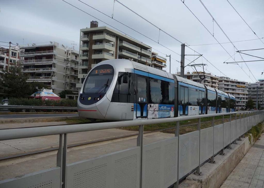 Από το Παλαιό Φάληρο περνάνε επίσης και οι τρεις γραμμές του τραμ οι οποίες συνδέουν την