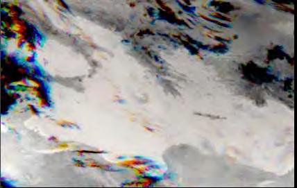 20 (α) (β) Εικόνα 2.5: (α) αρχική εικόνα METEOSAT και (β) γεωμετρικά διορθωμένη εικόνα. 2.3.