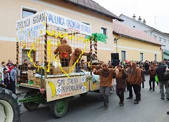 Stress je obljubil, da bo občinski ključ v dobrih rokah. Občinske uslužbenke so ples kankan zaključile takole. Vaščani Rigonc so pokazali veliko mero ustvarjalnosti - napravljeni so bili v domine.