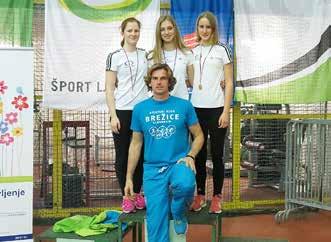 V kategoriji do 14 let je srebro v Brežice prinesel Anže Glojnarič, bron pa Dora Jeličič, oba v skoku v višino. Na 60 m ovire je slavila Dea Pacek, tretja je bila Nika Bevc.