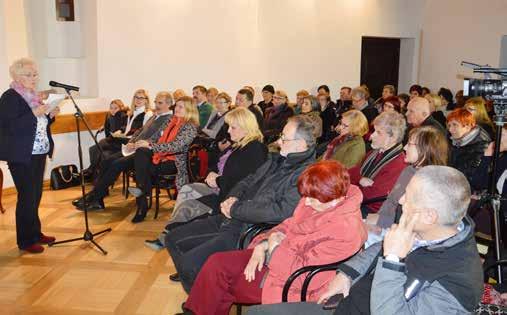 Uvodoma je poln Mali avditorij Posavskega muzeja Brežice pozdravila njegova direktorica Alenka Černelič Krošelj, ki je dejala, da si je brez Natje težko predstavljati kulturne dogodke.