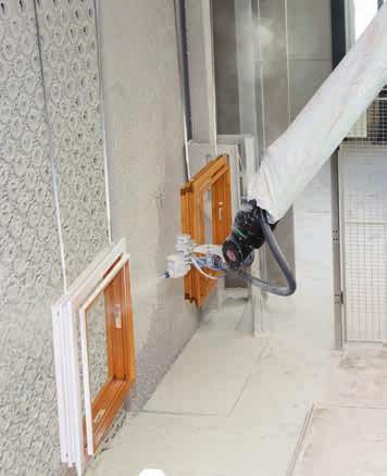 Η εύκολη στον ψεκασμό ενδιάμεση και τελική επίστρωση, που διατίθεται σε ημιμάτ ή ημιγυαλιστερή παραλλαγή, παρέχει μακροπρόθεσμη προστασία και όμορφες επιφάνειες, ακόμα και όταν εφαρμόζεται σε
