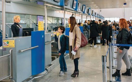 ΠΑΙΔΙΑ ΜΕ ΑΝΑΠΗΡΙΑ & ΓΟΝΕΙΣ 17 BOARDING P A S S ΣΤΟΝ ΑΥΤΙΣΜΌ ΑΠΌ ΤΟ CHECK-IN ΜΈΧΡΙ ΤΗΝ ΑΠΟΓΕΊΩΣΗ: ΠΑΙΔΙΆ ΚΑΙ ΝΈΟΙ ΜΕ ΑΥΤΙΣΜΌ ΜΑΘΑΊΝΟΥΝ ΝΑ ΜΗ ΦΟΒΟΎΝΤΑΙ ΝΑ «ΑΝΟΊΞΟΥΝ ΤΑ ΦΤΕΡΆ ΤΟΥΣ» Οι δράσεις
