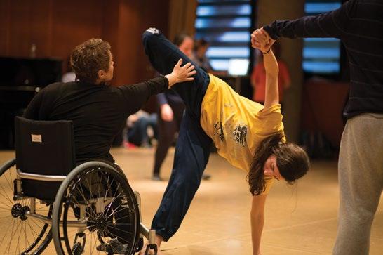 ΕΝΗΛΙΚΕΣ ΜΕ ΚΑΙ ΧΩΡΙΣ ΑΝΑΠΗΡΙΑ 65 i DANCE: ΧΟΡΟΓΡΑΦΙΚΈΣ ΔΟΚΙΜΈΣ Άτομα με και χωρίς κινητική αναπηρία ή νοητική υστέρηση, καθώς και βλέποντες και μη βλέποντες Τις Τετάρτες, 17, 24 και 31 Οκτωβρίου, 7,