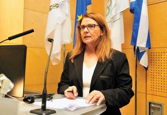 Α. Βασιλείου: «Χρειάζεται να γίνουν ακόμη πολλά» Παραλαμβάνοντας το βραβείο «Αθλητισμός και Γυναίκα της Διεθνούς Ολυμπιακής Επιτροπής για την Ευρώπη, η κ.