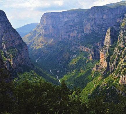 μέρα: Αθήνα - Μουσείο Βρέλλη - Γιάννενα Αναχώρηση από Αθήνα στις 07:30. Μέσω Γέφυρας Ρίου - Αντιρρίου, Αμφιλοχίας και Άρτας, φτάνουμε στα Γιάννενα και επίσκεψη στο Μουσείο Π.