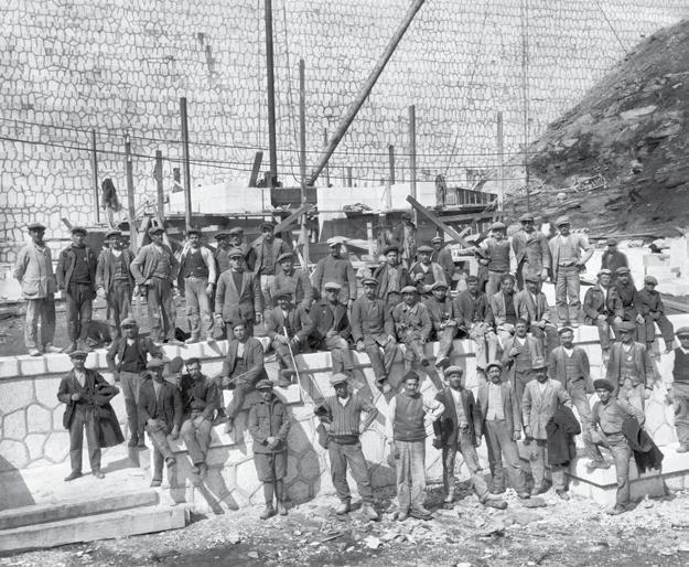 για τις προπολεμικές ανάγκες καθαριότητας και πυρασφάλειας της πόλης. Σχέδια του αρχαίου Αδριάνειου υδραγωγείου.