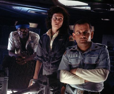 4.4 Alien Ο Λανς Χένρικσεν έδειξε στο κοινό πως τα ρομπότ τεχνητής νοημοσύνης μπορούσε να είναι συμπαθητικά, χάρη στην απίστευτη απεικόνιση του android Μπίσοπ στα Aliens 19. Εικόνα 4.3: Alien.