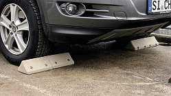 Pri použití auto stopu na parkoviskách, ktoré používajú rôzne vozidlá, odporúčame vzdialenosť medzi prekážkou a