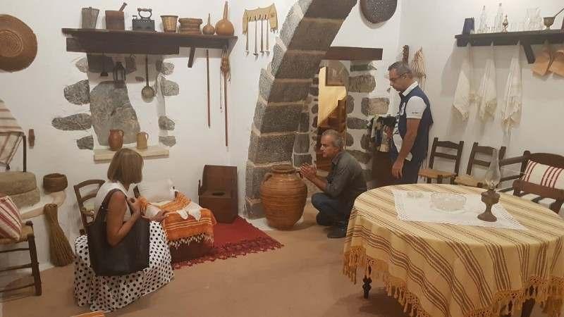 Συνέλευσης. Στο επίκεντρο του έργου της Ελληνογερµανικής Συνέλευσης (DGV) βρίσκεται η στοχευµένη συνεργασία µεταξύ ελληνικών και γερµανικών δήµων, περιφερειών και πολιτών.