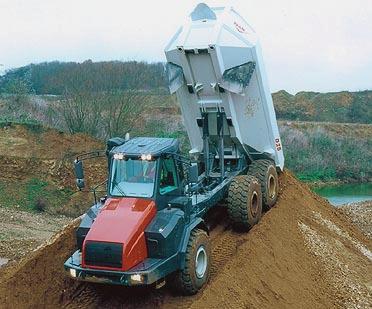 1. Vozila autoprijevoza Autoprijevoz zemljanih i kamenih materijala obavlja se uglavnom na veće udaljinosti nego što je to tehnički moguće i troškovno isplativo guranjem pomoću dozera ili prijenosom