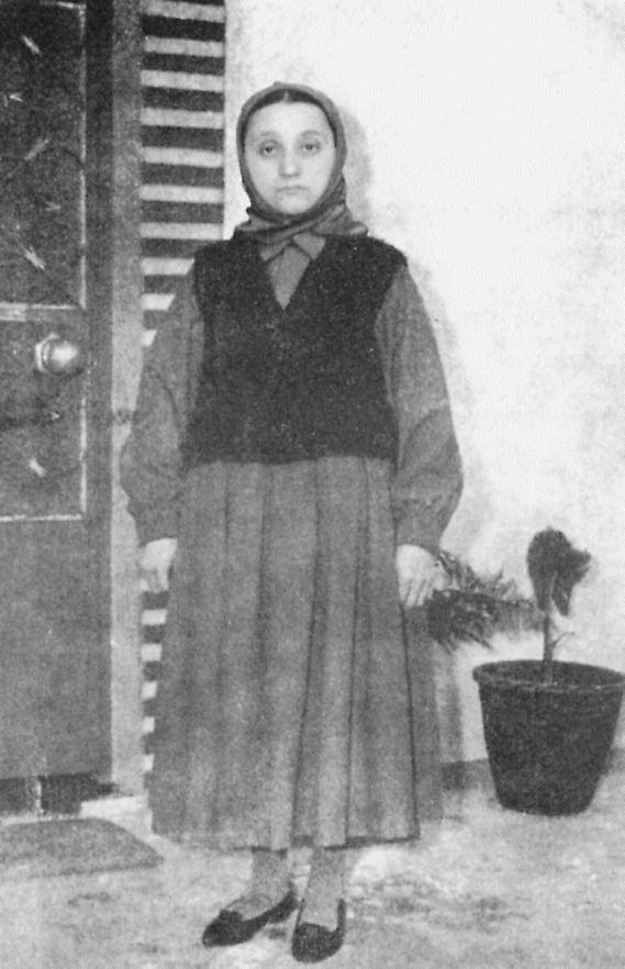 Ἡ Αἰκατερίνη Λύτρα μέ τήν νέαν σεμνήν