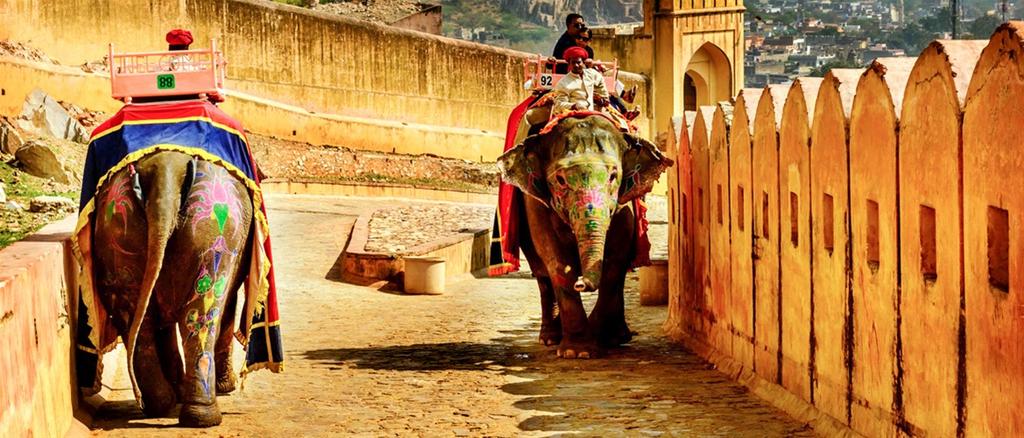Ο ταξιδιώτης πρέπει να επιλέξει την Ινδία όταν έχει ιδιαίτερο ενδιαφέρον για να γνωρίσει τον τρόπο ζωής των κατοίκων της, τις παραδόσεις τους και τον πολιτισμό τους.