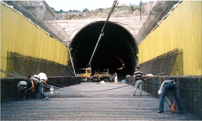 Marls, clays, gravels Landslide materials Groundwater Detailed Final Geotechnical & Structural Design Design jointly carried out by OMIKRON