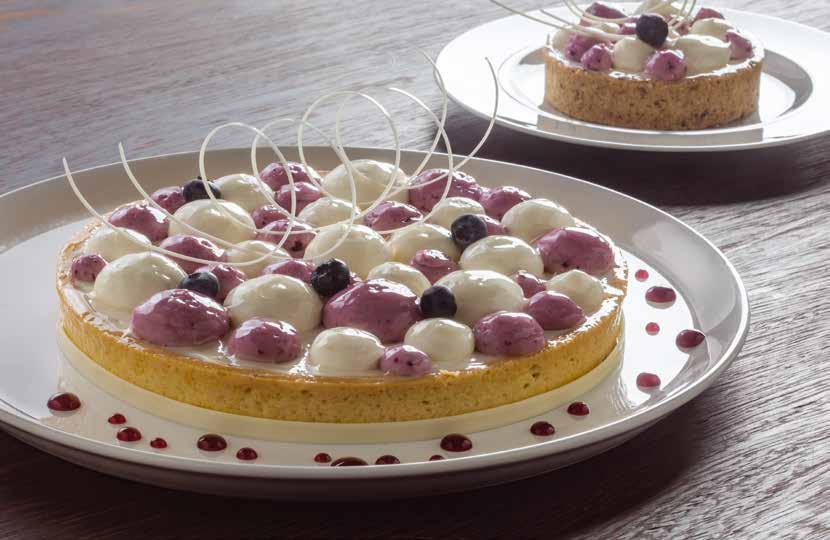 ΖΑΧΑΡΟΠΛΑΣΤΙΚΗ Light Purple Βάση Cheesecake Deli Cheesecake GR Γάλα 3,5% Chantypak Corman Carlsburg 35% Φύλλα ζελατίνης 500 g 1 τεμ. Μουσκεύουμε την ζελατίνη σε κρύο νερό.