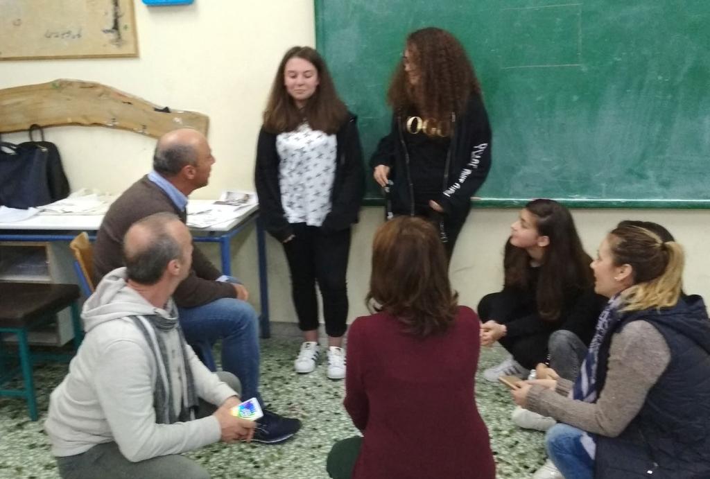 Συμμετοχή μαθητών, γονέων και εκπαιδευτικών από το 3ο Γυμνάσιο Μυτιλήνης σε παιχνίδι διαπραγμάτευσης εννοιών, βασισμένο στις τεχνικές του θεάτρου στην εκπαίδευση.