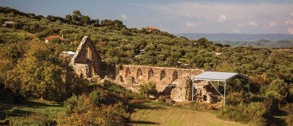 76 μητης αρχαιολογικής αξίας, ενώ το μουσείο της Ολυμπίας φιλοξενεί κορυφαία εκθέματα με σημαντικότερο το περίφημο άγαλμα του Ερμή του Πραξιτέλη.