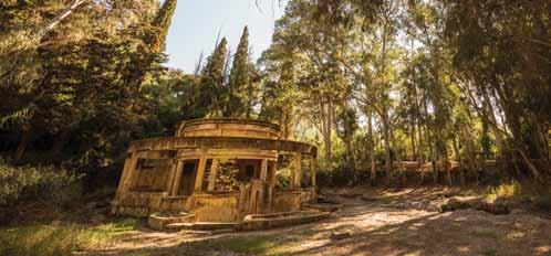77 πηγής Δίβρης, η Μονή Σεπετού, η Μονή Ίσοβας, η Μονή Ελεούσας στη Λυγιά, η Παναγία Καθολική στη Γαστούνη, η Μονή Ζωοδόχου Χρυσοπηγής, η Μονή Σεπετού, η Μονή Πορετσού, ο Ναός της Παναγίας Άνω