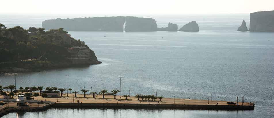 88 Το κάστρο της Κορώνης, τα κάστρα της Πύλου, το Νιόκαστρο και το Παλαιόκαστρο, το κάστρο της Καλαμάτας, το κάστρο της Ζαρνάτας, το κάστρο της Ανδρούσας, το Κάστρο του Λεύκτρου και το Κάστρο των