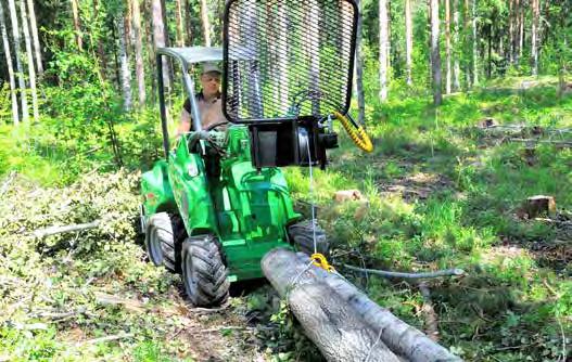 Keď je lano pripojené k určitému predmetu, obsluha sa vráti do kabíny a prepnutím hydraulickej páky do opačného smeru sa lano začne pomaly navíjať na bubon a priťahovať predmet.